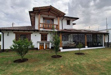 Casa en  Conjunto Tierra Nuestra, San Martín, Quito, Ecuador