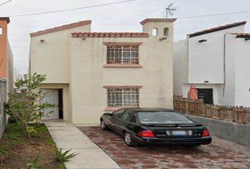 Casa en  Calle Tulipanes 326, Villa Florida Sector B, 88715 Reynosa, Tamps., México