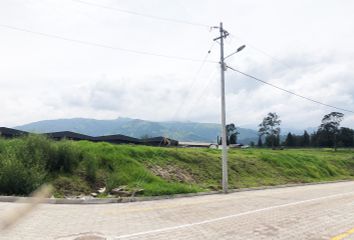 Terreno Comercial en  Manuel Burbano, Pifo, Ecuador
