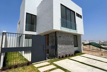 Casa en condominio en  Valle Imperial, Avenida Valle De Los Imperios, San Francisco Tesistán, Jalisco, México