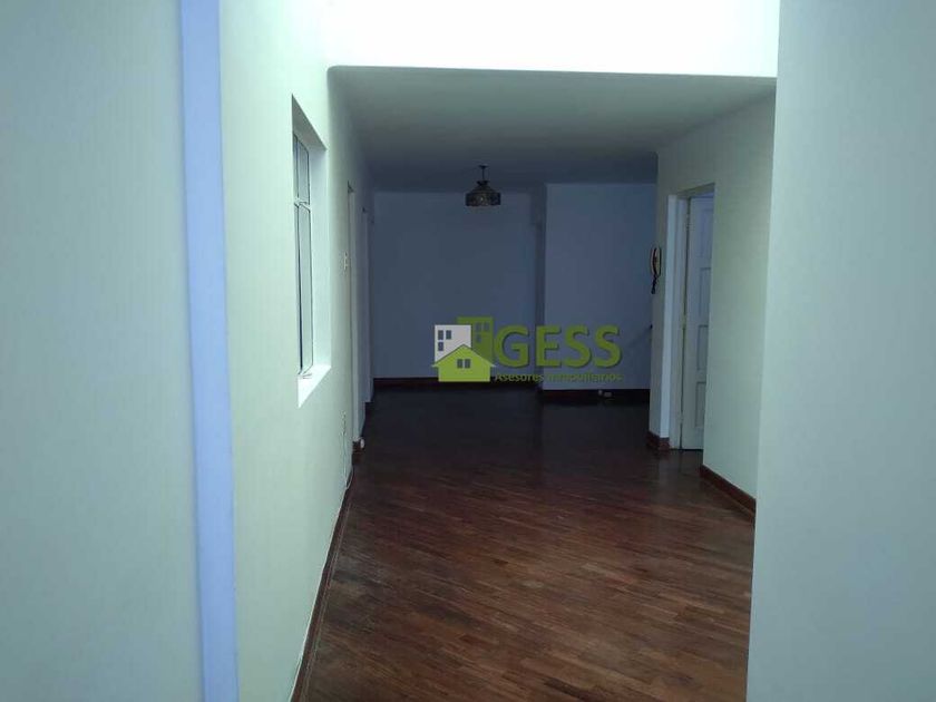 Casa en venta Calle Acacias 800-898, Cuadra 7, Ur. San Luis, Miraflores, Lima, 15074, Per