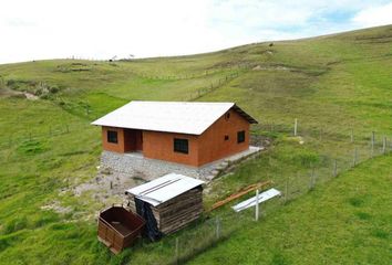 Casa en  Victoria Del Portete, Cuenca, Ecuador