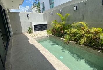 Casa en  Aqua Residencial, Avenida Huayacán, Cancún, Quintana Roo, México