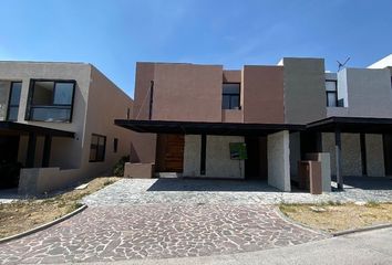 Casa en  Altozano Querétaro, Anillo Vial Fray Junípero Serra, Santiago De Querétaro, Querétaro, México