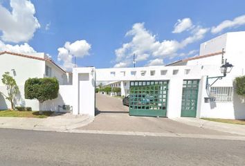 Casa en condominio en  Privada De Camino Real, Los Girasoles, Santiago De Querétaro, Querétaro, México
