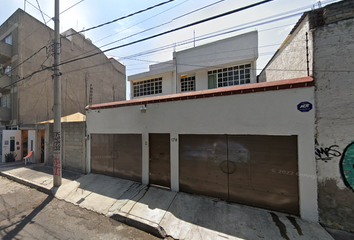 Casa en  Vicente Guerrero 178, Guadalupe Del Moral, 09300 Ciudad De México, Cdmx, México