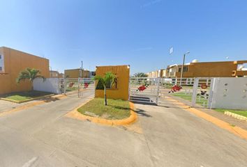 Casa en  Circuito Interior El Pedregal, Santa Fe, Villa San Martín, Veracruz, México