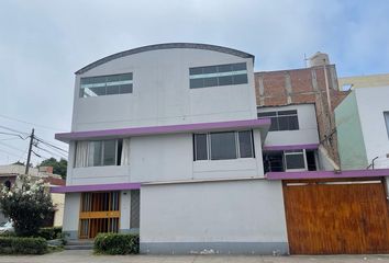 Casa en  Calle Los Cóndores 145, Bellavista, Perú