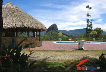 Casa en  Guatape, Guatapé, Antioquia, Colombia