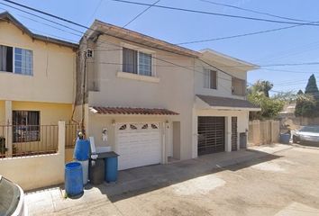 Casa en  Versalles, Villa Del Real 1ra Sección, Ensenada, Baja California, México