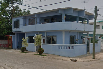 Casa en  Cuichapa, Cuatro Caminos, Agua Dulce, Veracruz, México