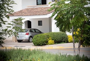 Casa en fraccionamiento en  Mayorazgo Santa Lucía, Boulevard El Mayorazgo, Autopista Poniente, León, Guanajuato, México