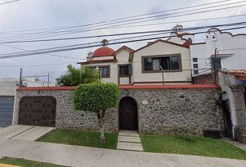Casa en  Paseo De Los Burgos 114, Burgos Cuernavaca, Tres De Mayo, Morelos, México