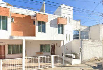 Casa en  Calle Amado Aguirre 800, Jardines Alcalde, Guadalajara, Jalisco, México