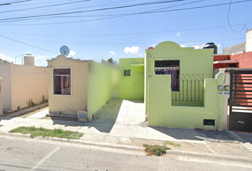 Casa en fraccionamiento en  Calle Catedral De Santiago, Valle Satélite, Saltillo, Coahuila De Zaragoza, México