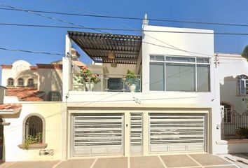 Casa en  Calle Carmen Rodríguez De Figueroa, Jardines Del Country, Los Mochis, Sinaloa, México