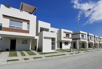 Casa en fraccionamiento en  Av.los Encinos 230, Los Encinos, Ciudad Apodaca, Nuevo León, México