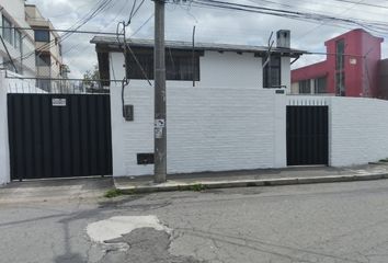 Casa en  Alfonso Pereira & Jorge Drom, Quito, Ecuador