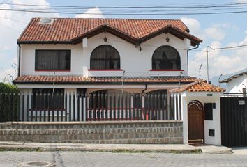 Casa en  San Isidro Del Inca, Quito