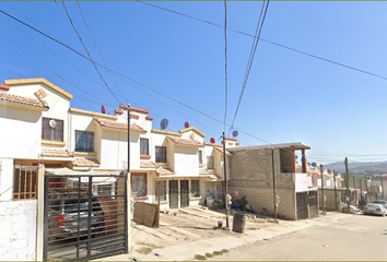 Casa en fraccionamiento en  Privada De Los Montes Atlas, Urbivilla Del Prado Ii, Tijuana, Baja California, México