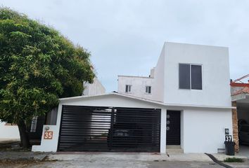 Casa en fraccionamiento en  18 De Marzo, Héroe De Nacozari, Ciudad Del Carmen, Campeche, México
