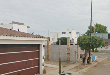 Casa en fraccionamiento en  Calle Valle La Lima, Culiacán, Sinaloa, México