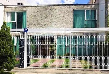 Casa en fraccionamiento en  Circuito Geógrafos 11, Mz 023, Ciudad Satélite, Naucalpan De Juárez, Estado De México, México