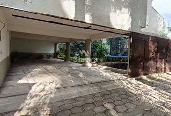 Casa en  Avandaro, Valle De Bravo, Estado De México, México