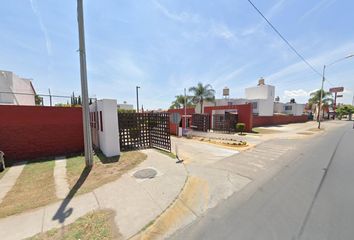 Casa en fraccionamiento en  Av 8 De Julio 1275, San Sebastianito, San Pedro Tlaquepaque, Jalisco, México