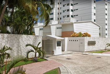 Casa en condominio en  Av. Bonampak, Malecón, Cancún, Quintana Roo, México