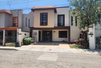 Casa en fraccionamiento en  Paseo De Los Tulipanes, San Pedro, Juárez, Chihuahua, México