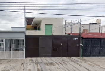 Casa en  Avenida Rosario Castellanos, Jardines De La Cruz, Guadalajara, Jalisco, México