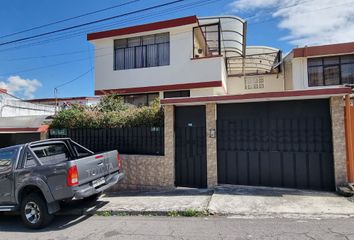Casa en  Antonia Salinas, Quito, Ecuador