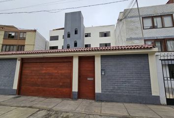 Departamento en  Calle Doña Delia 101-199, Cuadra 1, Ur. Los Rosales Ampliacion Etapa Ii, Santiago De Surco, Lima, 15049, Per