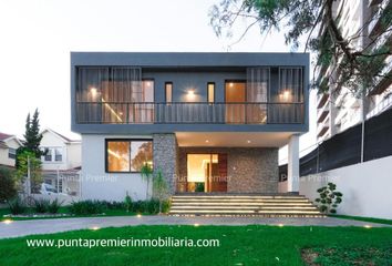 Casa en fraccionamiento en  Avenida 5 De Mayo 331, San Juan De Ocotán, 45019 Zapopan, Jalisco, México