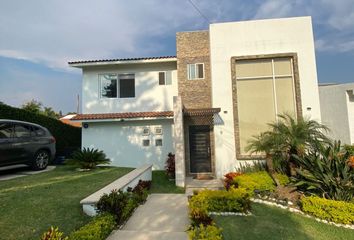 Casa en fraccionamiento en  Boulevard Lomas De Cocoyoc 9-9, Fraccionamiento Lomas De Cocoyoc, Atlatlahucan, Morelos, 62847, Mex