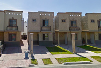 Casa en fraccionamiento en  Calle Santa Ana, Quinta Real, Heroica Matamoros, Tamaulipas, México