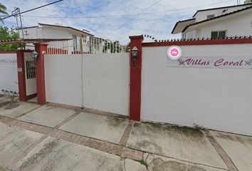 Casa en fraccionamiento en  Calle Golondrina, Aralias Ii, Fovissste 96, Puerto Vallarta, Jalisco, México