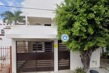 Casa en  Calle 3 25, Sm 45, Cancún, Quintana Roo, México