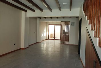 Casa en  7pvm+j4g, Cotacachi, Ecuador