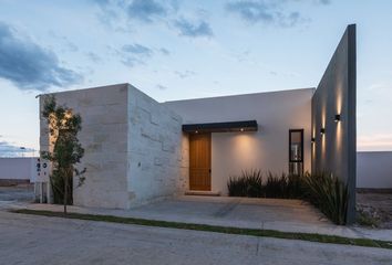 Casa en fraccionamiento en  Privada San Angel V, Avenida Horizontes Itálicos, San Luis Potosí, México