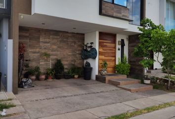 Casa en condominio en  Avenida Paseo De La Luna, Fraccionamiento Santillana, Zapopan, Jalisco, 45019, Mex