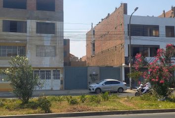 Terreno en  Avenida Carlos Alberto Izaguirre, San Martín De Porres, Lima, 15109, Per