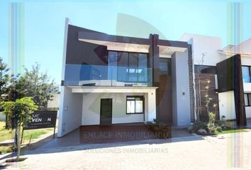 Casa en fraccionamiento en  Cluster 888, Boulevard Roma, Lomas De Angelópolis, San Bernardino Tlaxcalancingo, Puebla, México