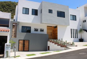 Casa en  Cumbres Del Cimatario Residencial, Fraccionamiento Cumbres Del Cimatario, Cumbres Del Cimatario, Querétaro, México