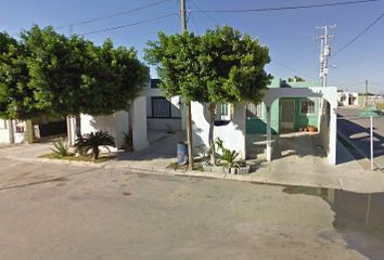 Casa en  Calle San Víctor, Villas De San Miguel, Nuevo Laredo, Tamaulipas, México