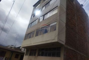 Departamento en  Avenida Doce De Noviembre, Ambato, Ecuador