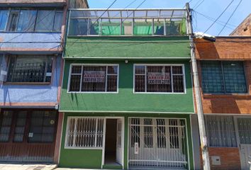 Apartamento en  Calle 69a #105f-43, Bogotá, Colombia