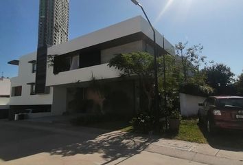 Casa en fraccionamiento en  Puerta Del Bosque, Zapopan, Jalisco, México