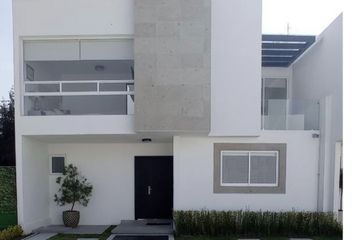 Casa en condominio en  Calle Ignacio Manuel Altamirano, Fracc Residencial Los Bosques, Zinacantepec, México, 51355, Mex